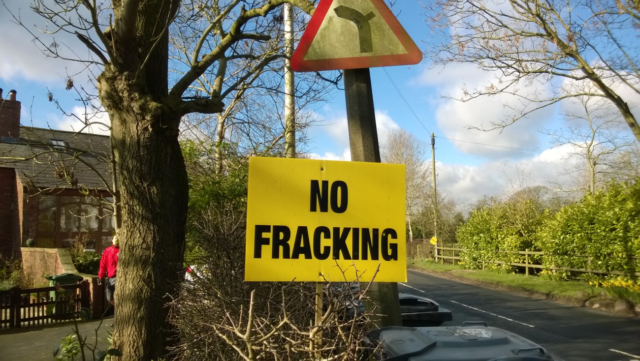 fracking-lancas-sign