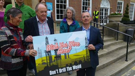 bb 170809 postcard hand-in 3