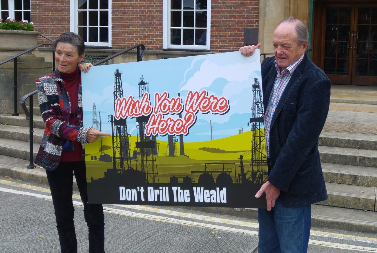 bb 170809 postcard hand-in 5