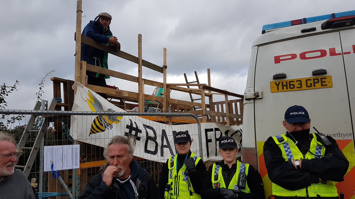 171002 KM tower eviction 4 Eddie Thornton