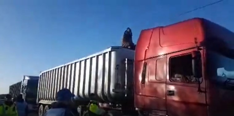 180125 lorry surf Misson Spring Ian R Crane