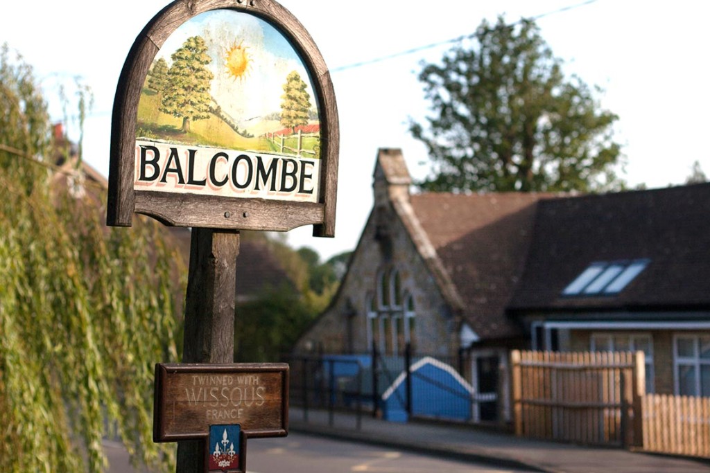 balcombe-primary-with-sign-1024x683