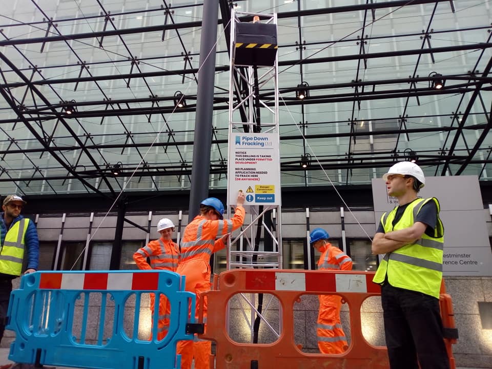 181008 fracking Beis Fossil Free UK3