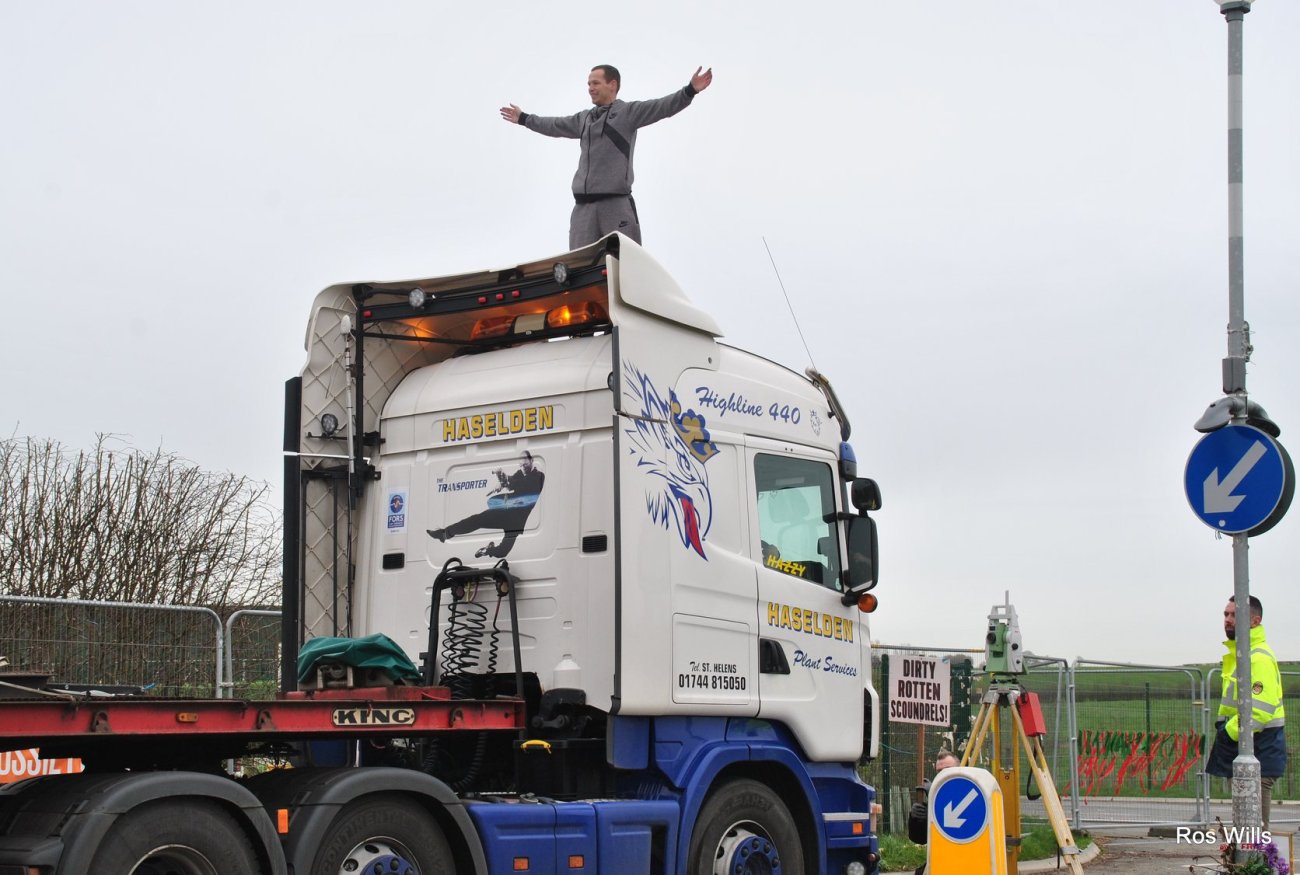 190308 PNR lorry surf Ros Wills