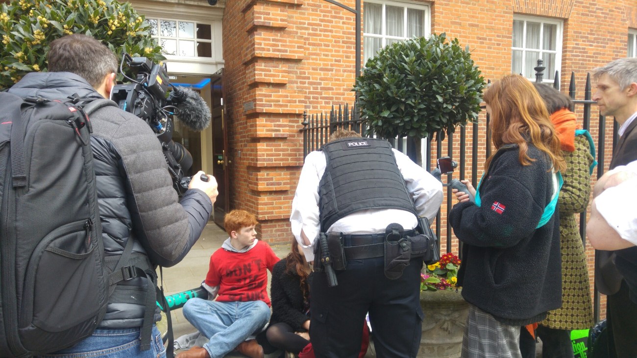 190404 protest WEEF seminiar dod4